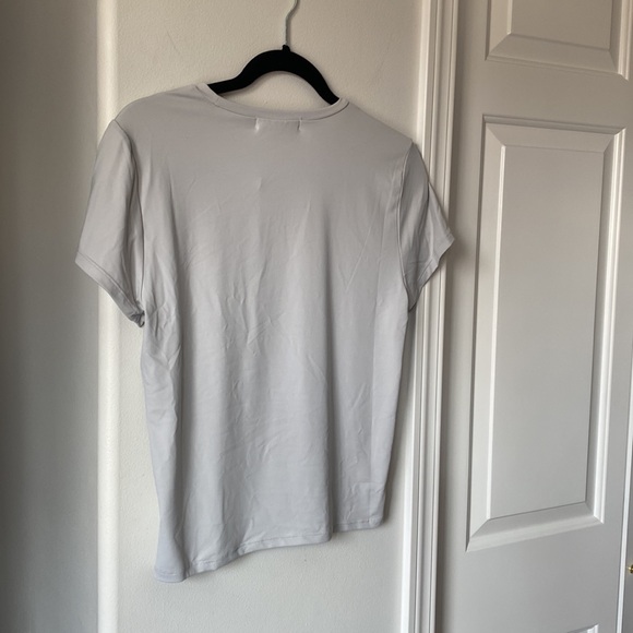 Supre - Light Grey Smooth Silky Basic Short Sleeve Top/Shirt/Blouse - Picture 4 of 5